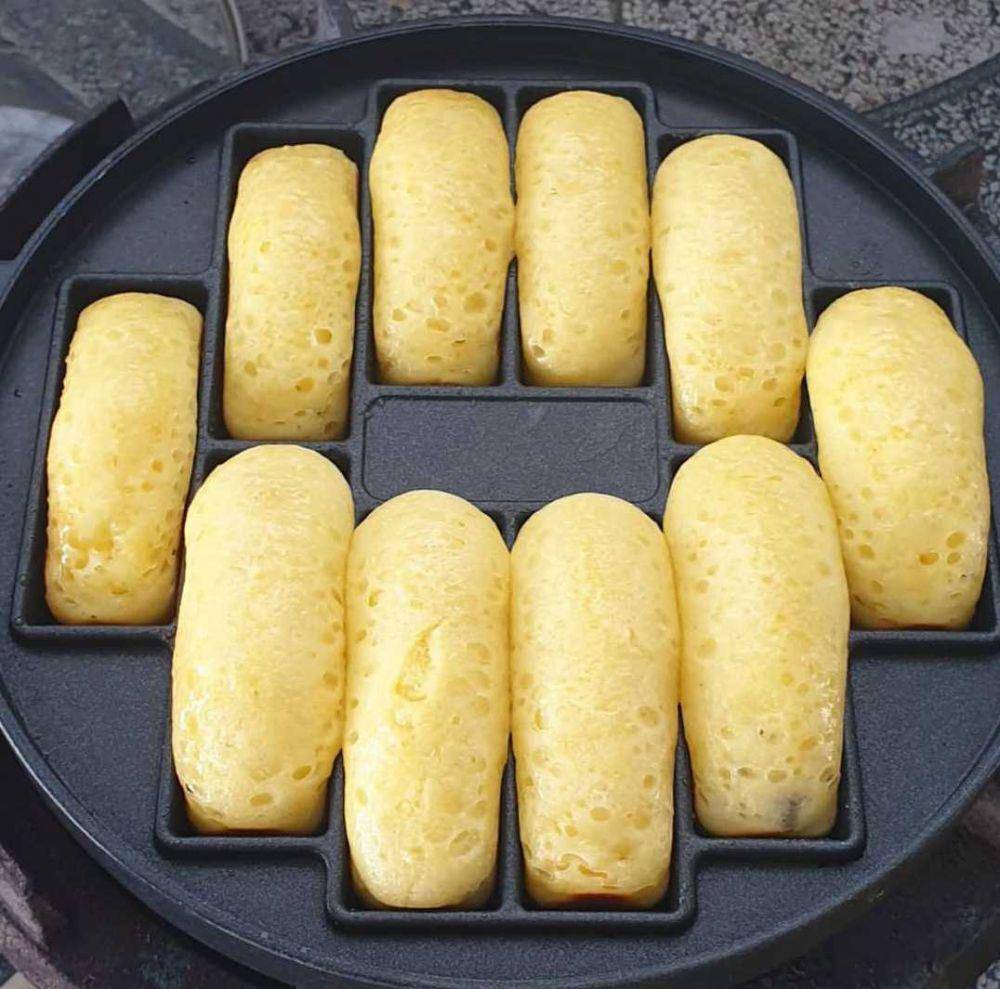 Ilustrasi proses pembuatan kue pukis (instagram.com/emi_ang80)