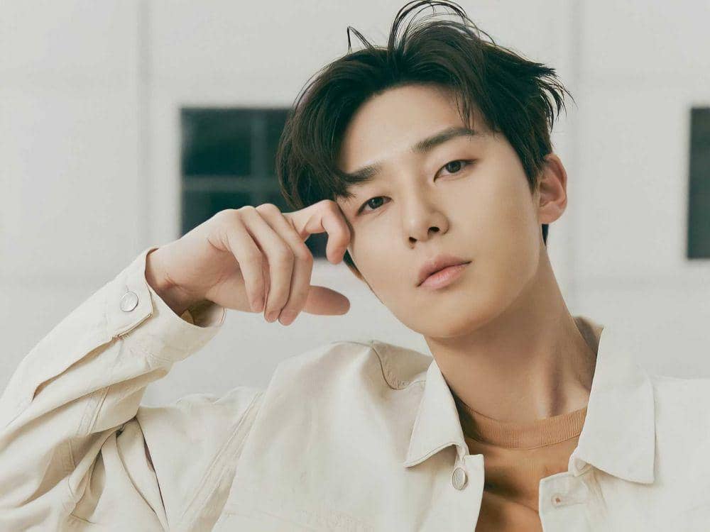 Bakal Debut Hollywood, 9 Potret Park Seo Joon yang Kian Berkarisma