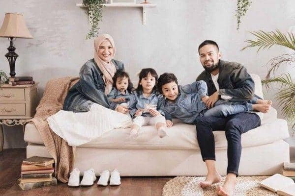 photoshoot keluarga Teuku Wisnu (instagram.com/shireensungkar)