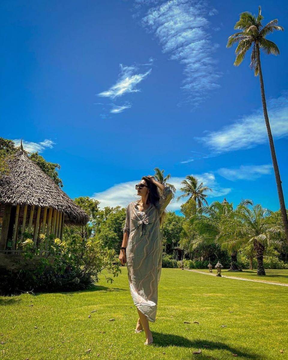 Luna Maya (instagram.com/lunamaya)