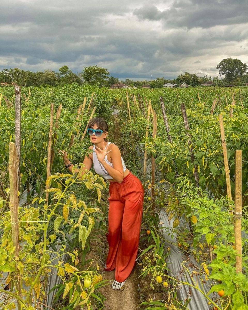 Luna Maya (instagram.com/lunamaya)