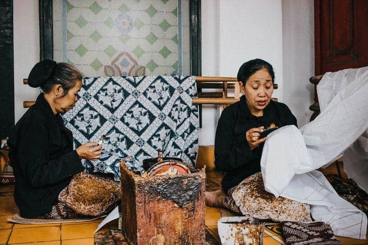 Ilustrasi batik (Unsplash.com/Camille Bismonte)