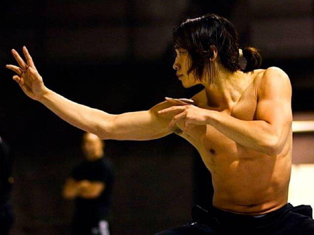 Rain dalam cuplikan film "Ninja Assasin" (intipseleb.com)