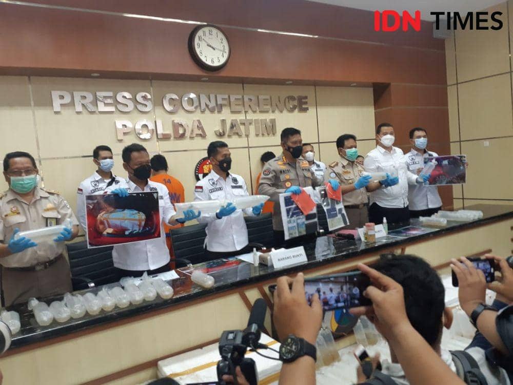 Dua Penyelundup 79 Ribu Benur Dibekuk