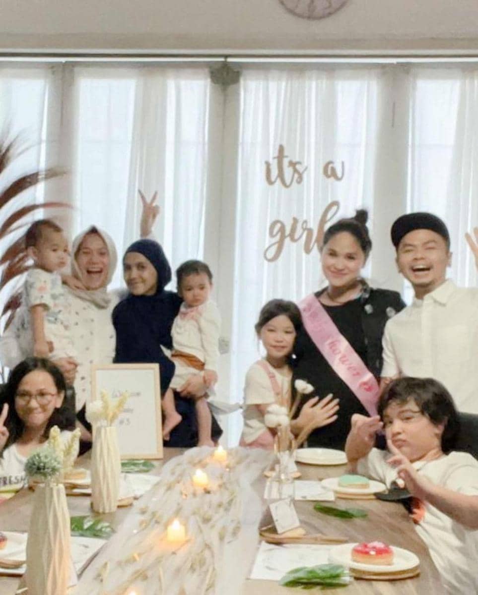 Baby shower istri Wendi Cagur (Instagram.com/revtiayunatasya/)