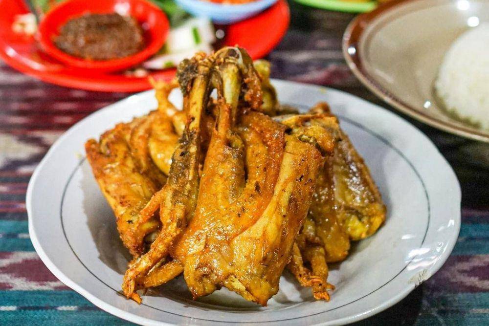 Ayam goreng Mbah Karto (instagram.com/sasmitaedo)
