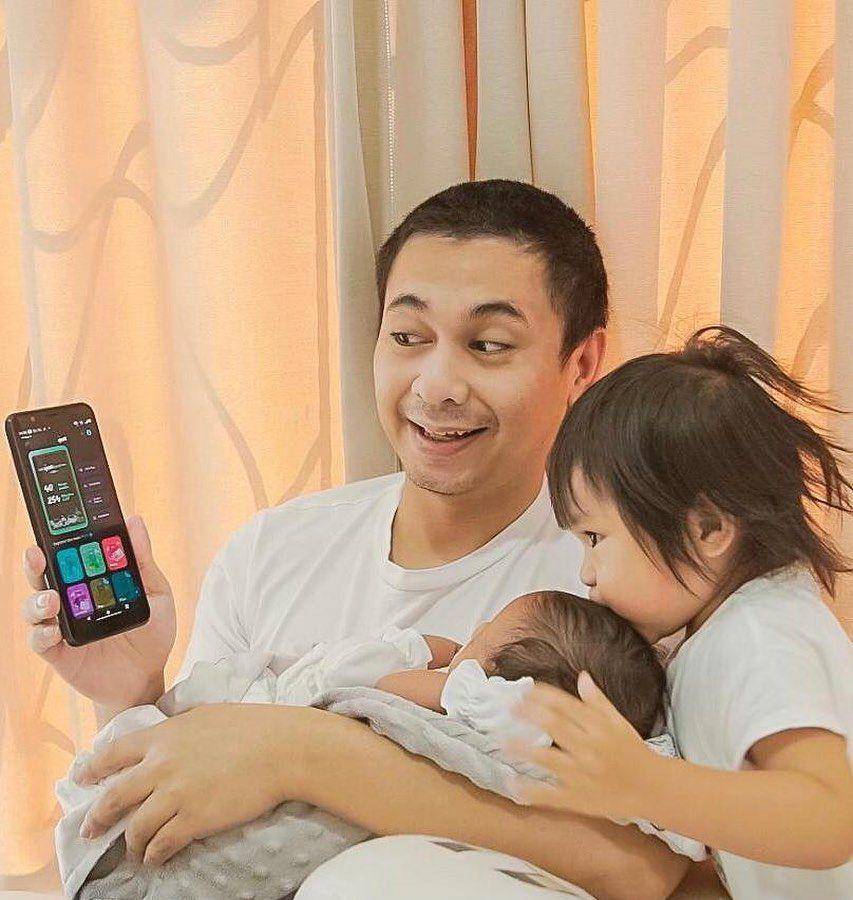 Raditya Dika bersama kedua anaknya (instagram.com/raditya_dika)