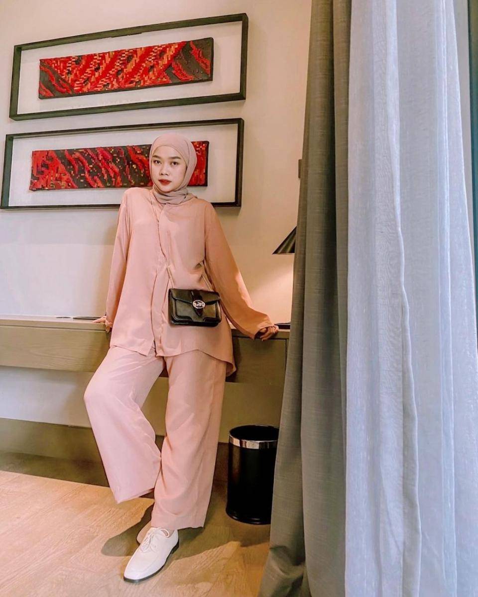 Outfit kasual ala Elsya Andria (instagram.com/elsyandria)