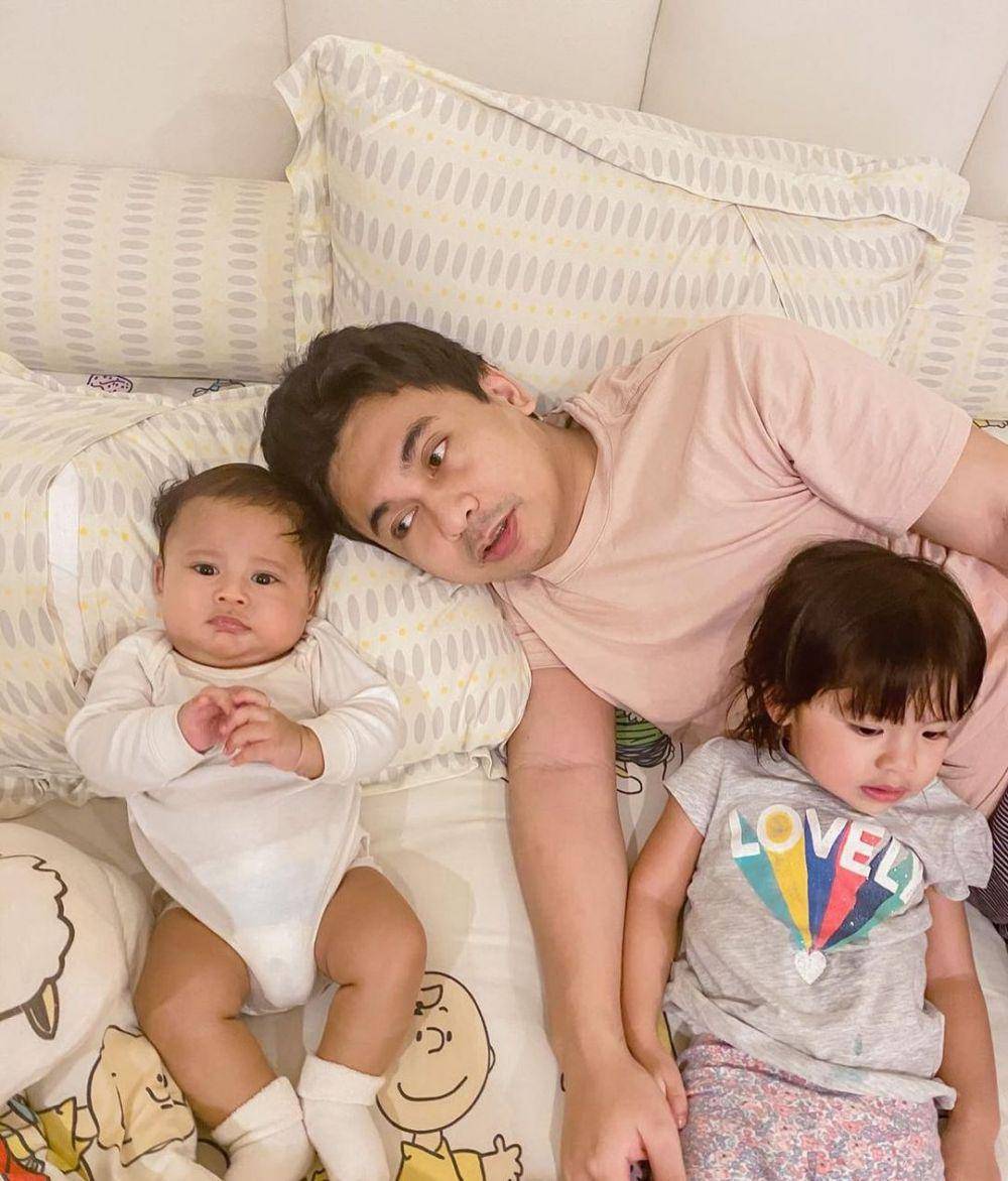 Raditya Dika bersama kedua anaknya (instagram.com/raditya_dika)