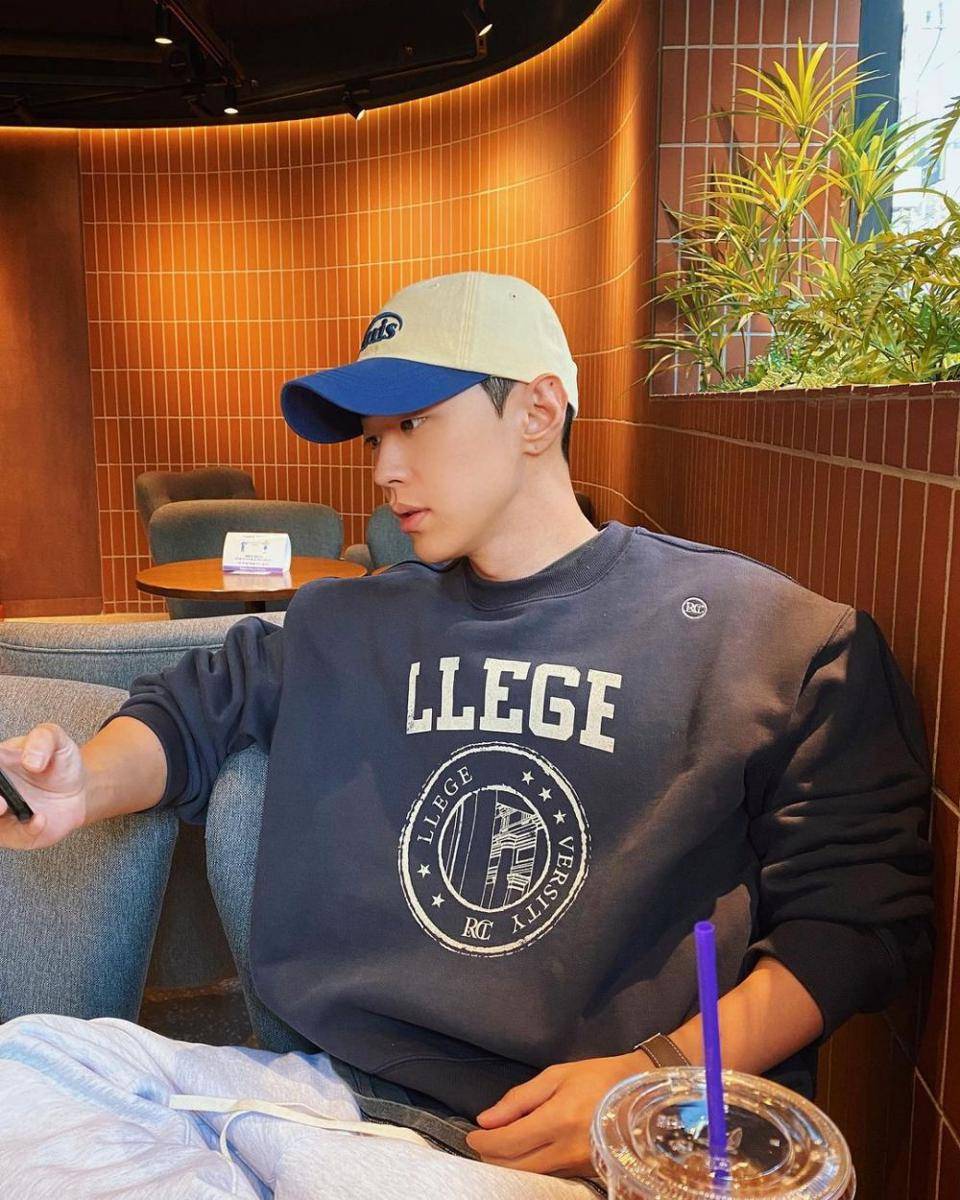 GRAY (instagram.com/callmegray)
