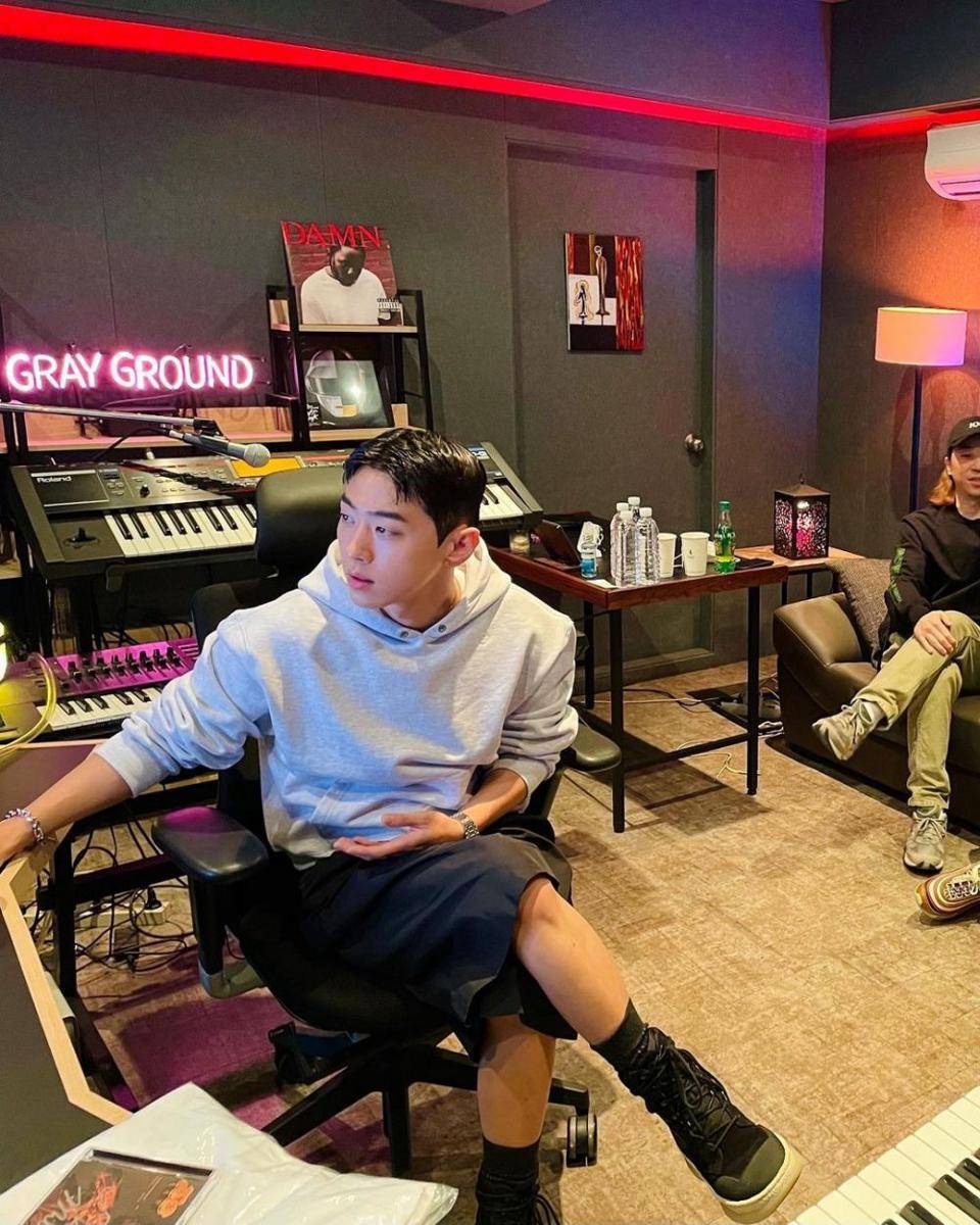 GRAY (instagram.com/callmegray)