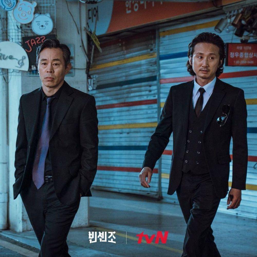 Choi Duk Moon dan Kim Young Woong di drama Vincenzo (instagram.com/tvndrama.official)