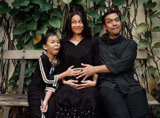 Hamil Anak Pertama, 9 Potret Elegan Faradina Mufti Pamer Baby Bump