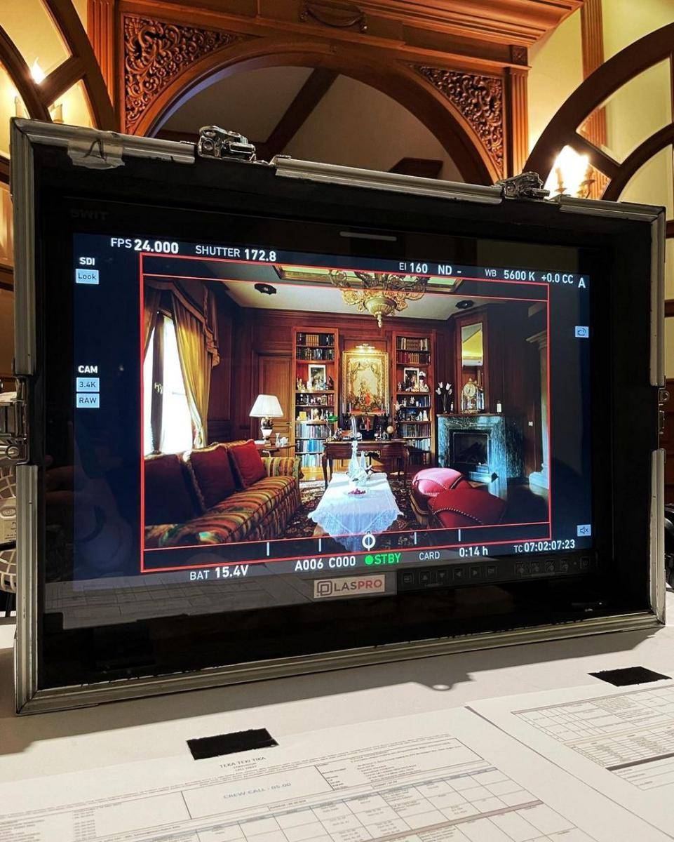 Proses syuting film Teka-Teki Tika. (instagram.com/ernestprakasa)
