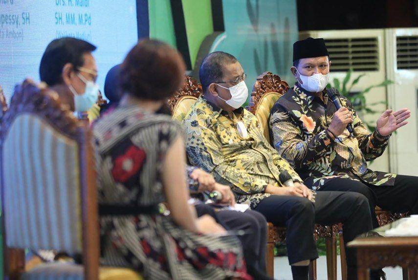 Wali Kota Madiun saat jadi pembicara dalam talk show bertema Peran Kepala Daerah Sebagai Green Leaders Dalam Peningkatan Green Economy, di Jakarta, Selasa (15/6/2021). (Dok. Pemkot Madiun)