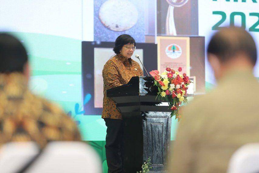 Menteri Lingkungan Hidup Dan Kehutanan Siti Nurbaya Bakar. (Dok. Pemkot Madiun)