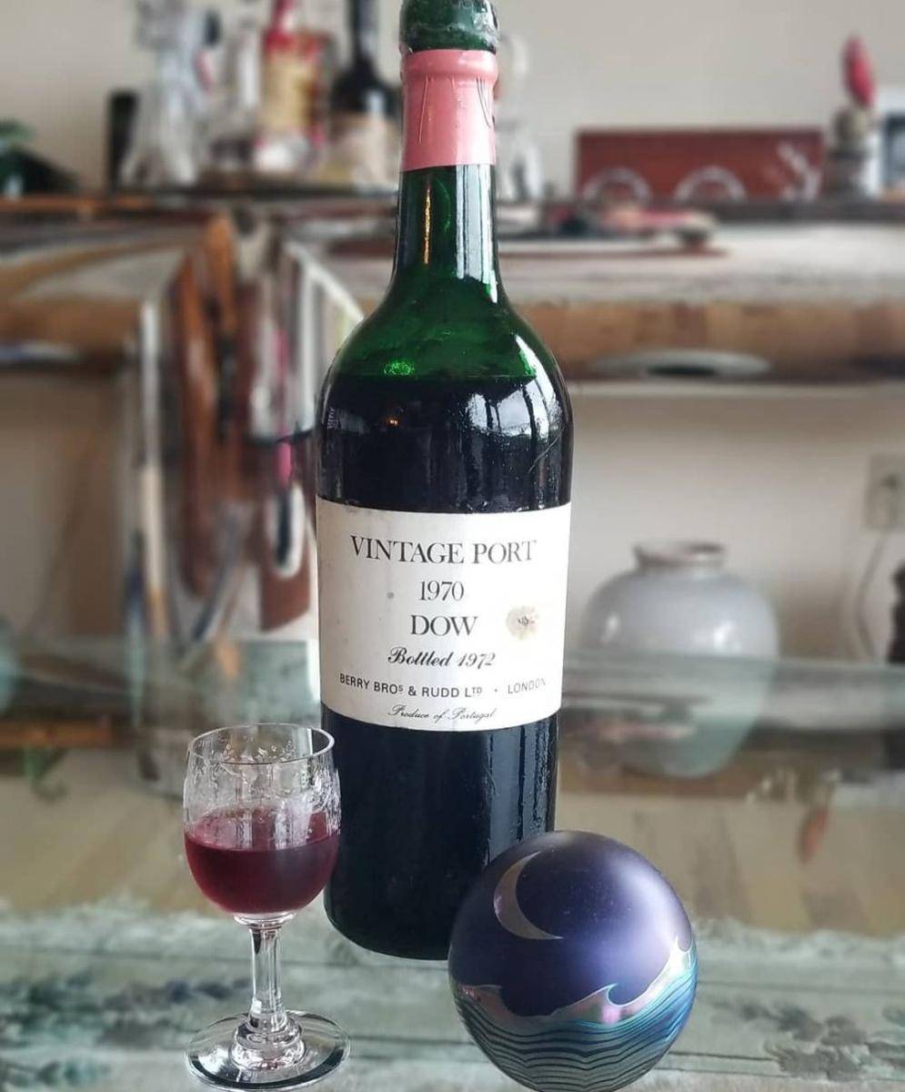 vintage port (Instagram.com/rie_live_love_smile)