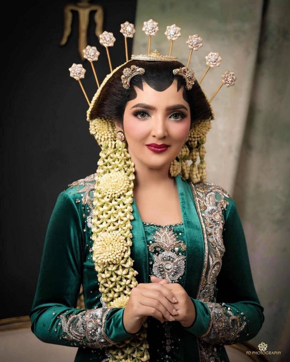 Solois wanita pemotretan bareng FD Photography (Instagram.com/fdphotography90/)