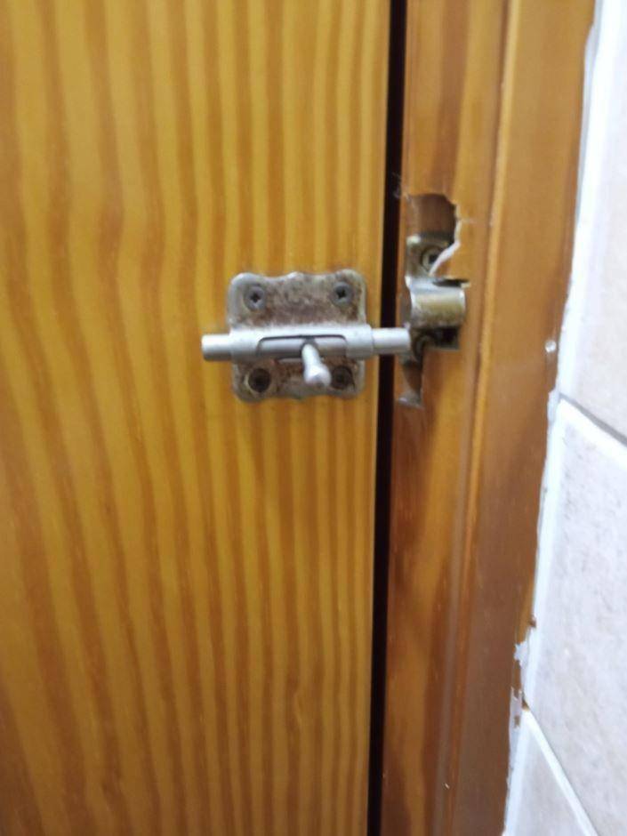 kunci pintu sia-sia (reddit.com/winter_lel)