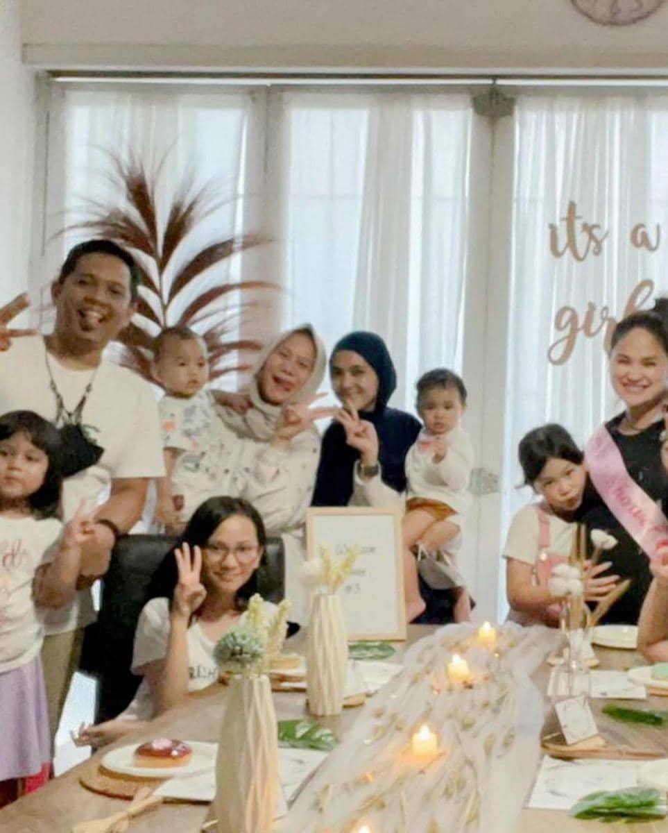 Baby shower istri Wendi Cagur (Instagram.com/revtiayunatasya/)