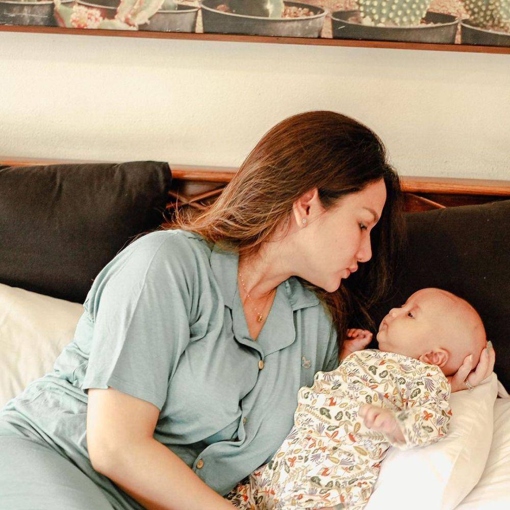 Tengku Dewi bersama anak (instagram.com/tengkudewiputri_tdp)