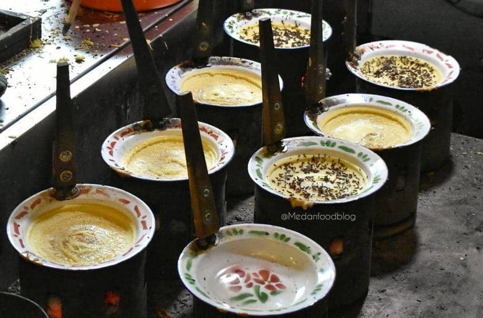 6 Jajanan Legendaris di Kota Medan, Tak Pernah Sepi Pengunjung!