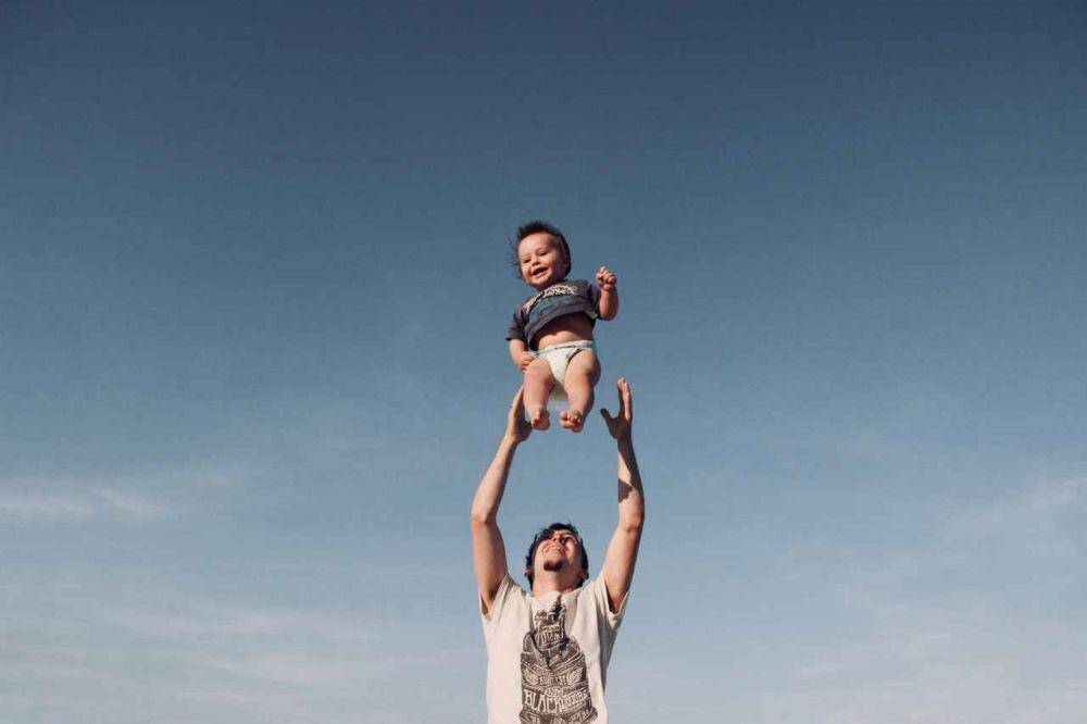 ilustrasi ayah dan anak perempuan (pexels.com/Dominika Roseclay)