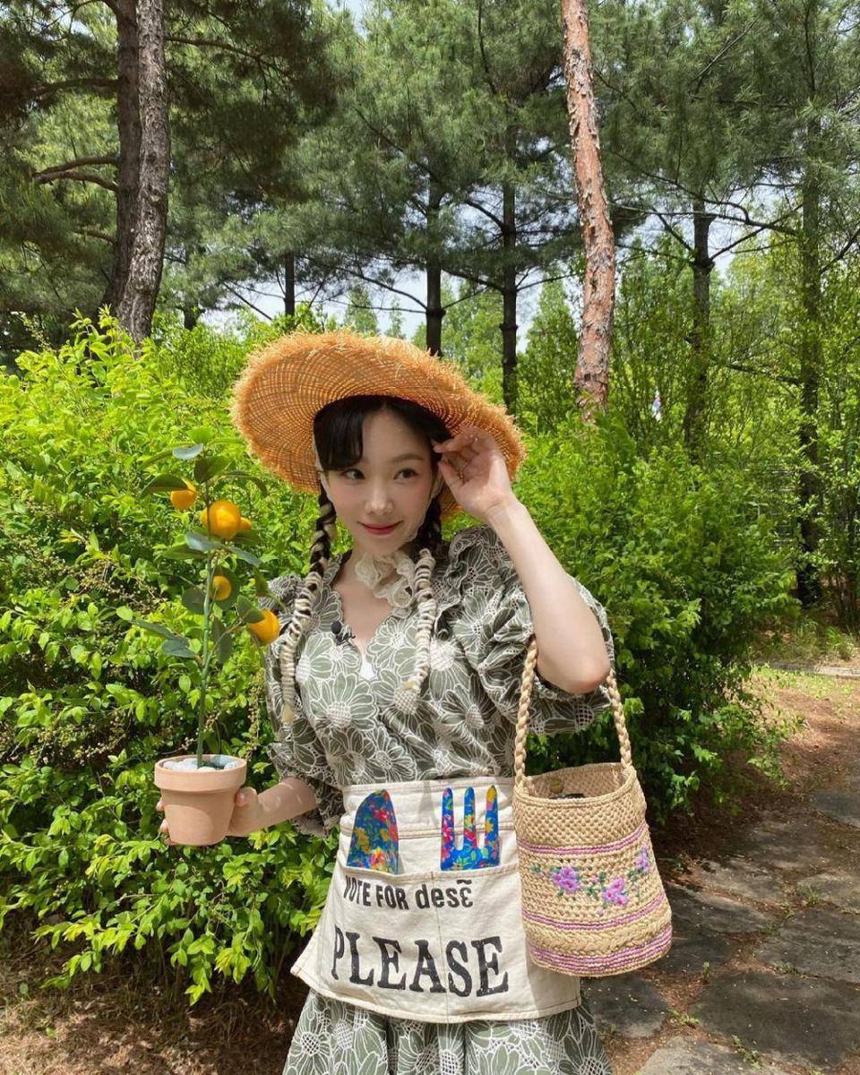 Taeyeon SNSD (instagram.com/taeyeon_ss)