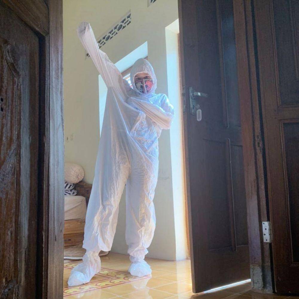Zaskia Adya Mecca rawat anak yang positif COVID-19. (instagram.com/zaskiadyamecca)