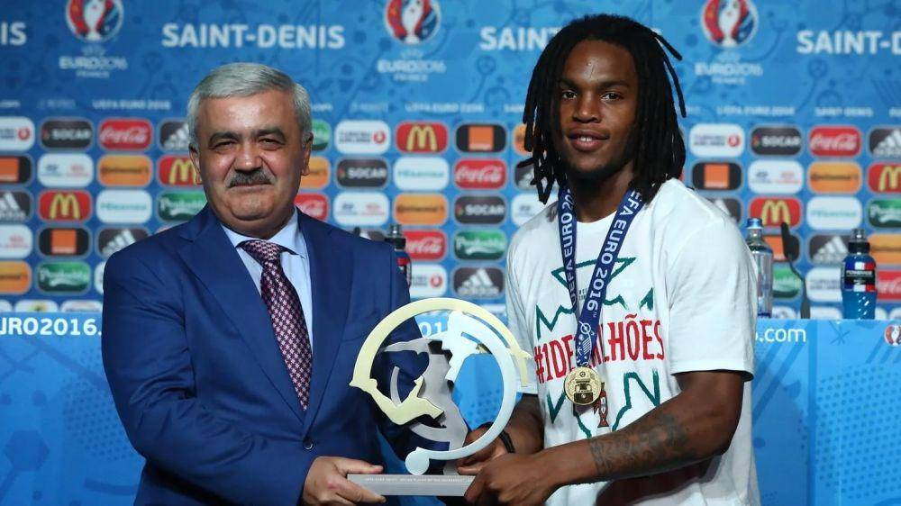 Renato Sanches jadi pemain muda terbaik Piala Eropa 2016 (uefa.com)
