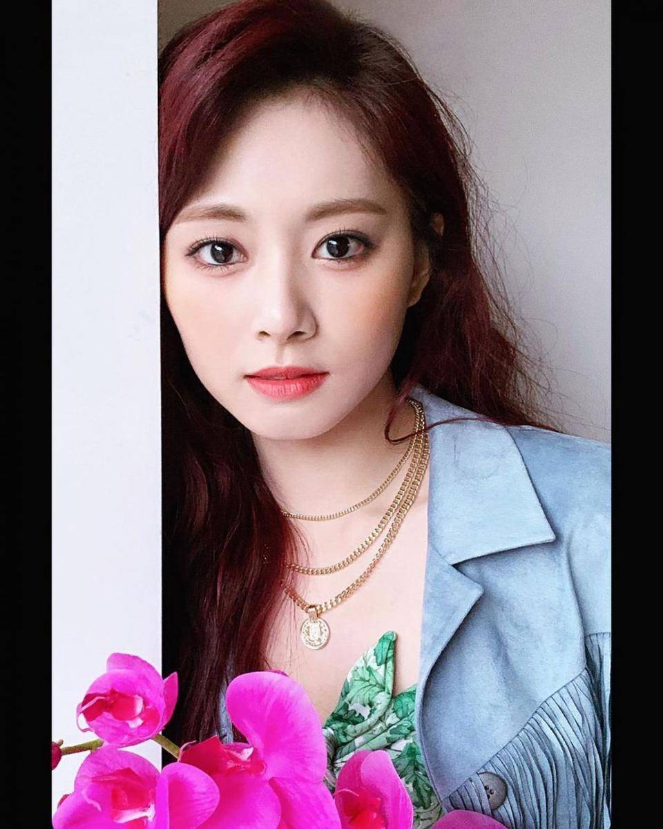 Tzuyu TWICE (instagram.com/queentzuyu)