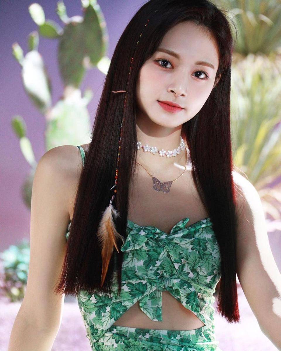 Tzuyu TWICE (instagram.com/queentzuyu)