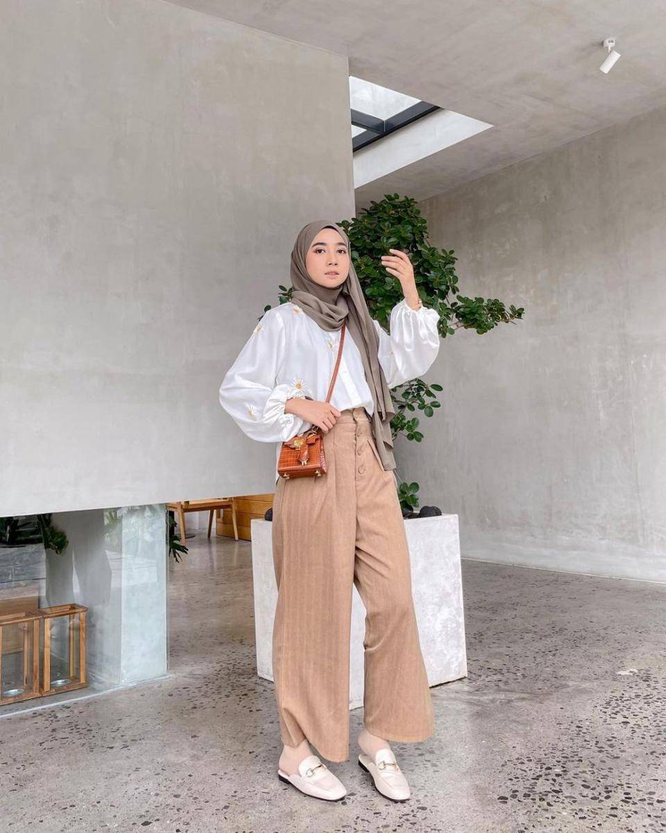 Outfit dengan bawahan wide leg pants ala Richa Etiqa (instagram.com/richaeu)
