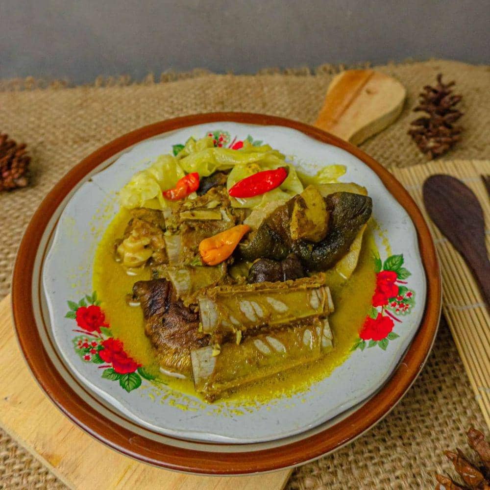 Tengkleng Solo (instagram.com/benkaffahresto)