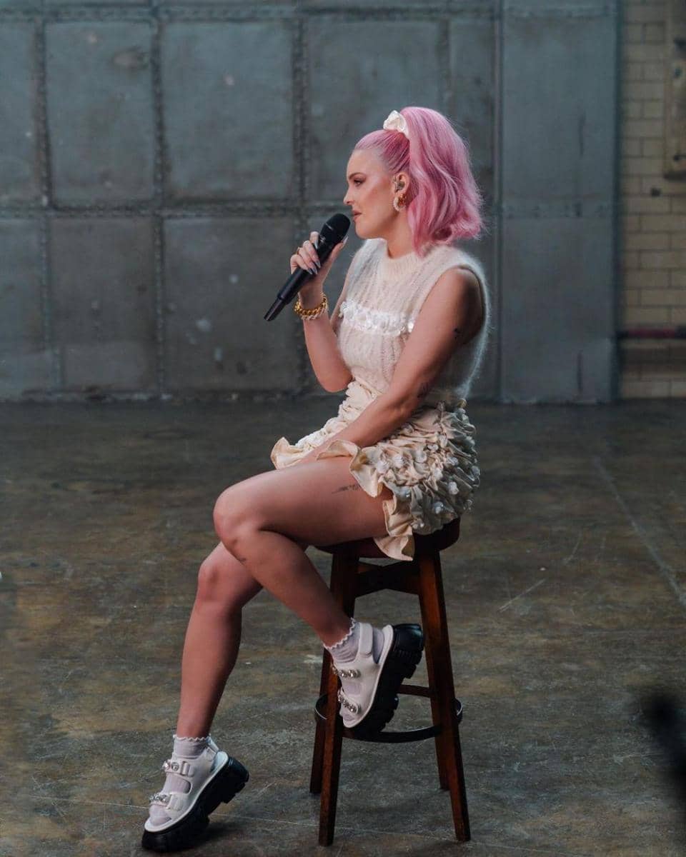 Anne Marie (instagram.com/annemarie)