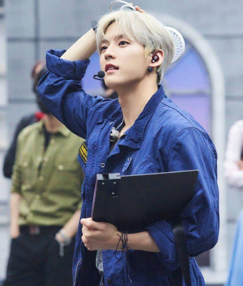 Minhyuk BTOB (instagram.com/hutazone)