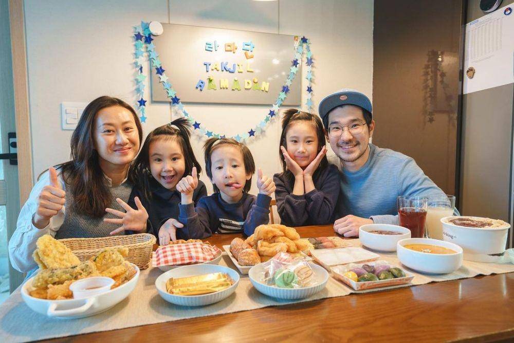 Kimbab Family (instagram.com/kimbabfamily.official)