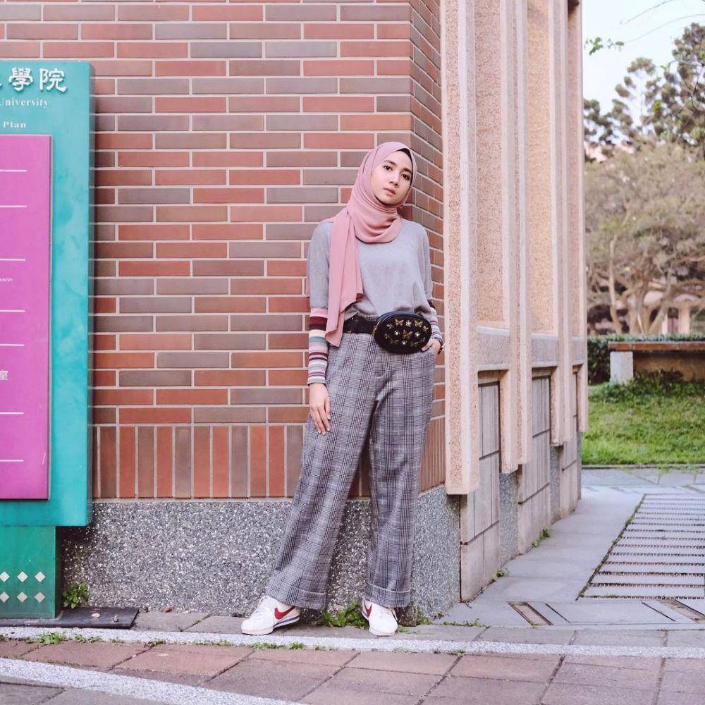 Outfit dengan bawahan wide leg pants ala Richa Etiqa (instagram.com/richaeu)