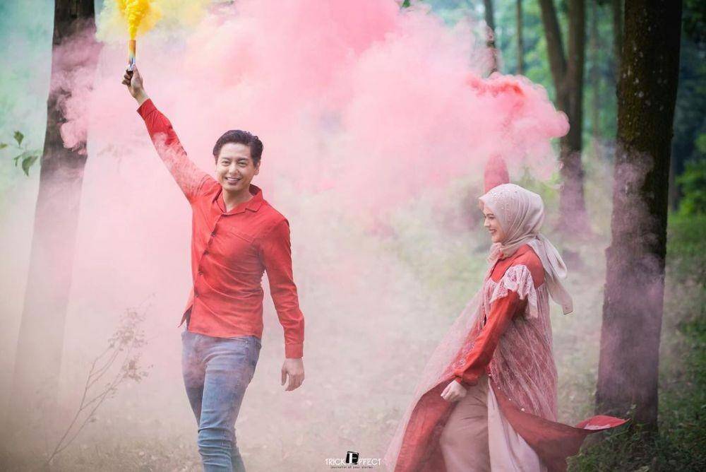 Cut Meyriska dan Roger Danuarta. (Trick Effect ID via Instagram.com/cutratumeyriska)