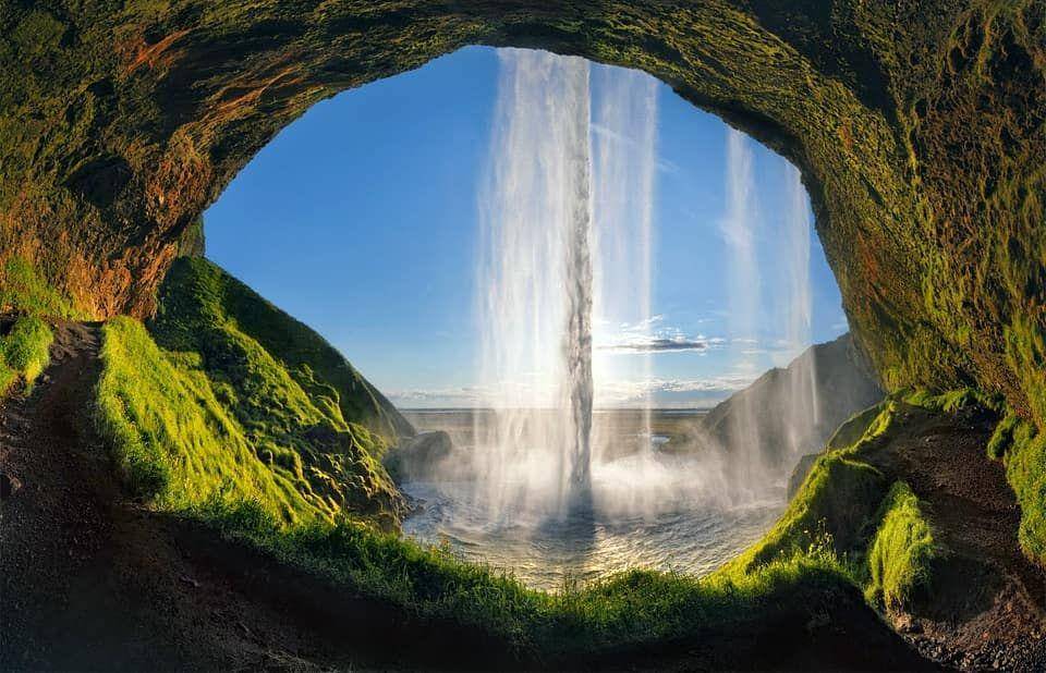 Seljalandsfoss (instagram.com/traveler.299)