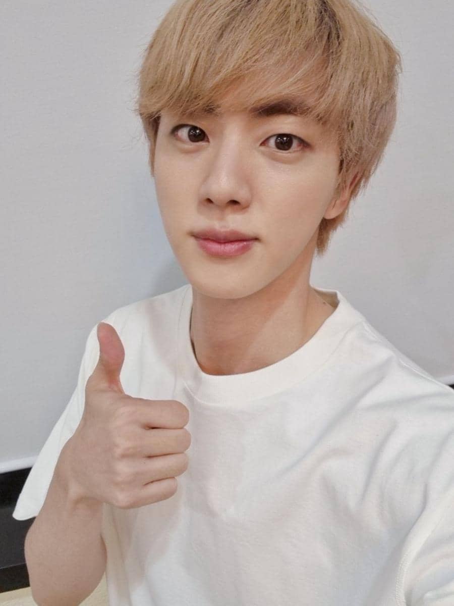 Jin BTS (twitter.com/BTS_twt)