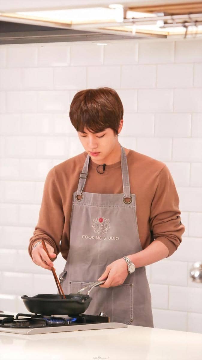 Jin BTS (twitter.com/btspicsl)