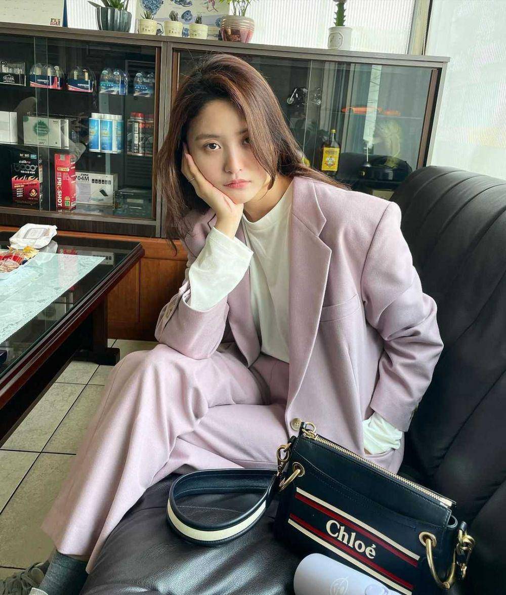 Jeonghwa EXID (instagram.com/jeonghwa_0508)