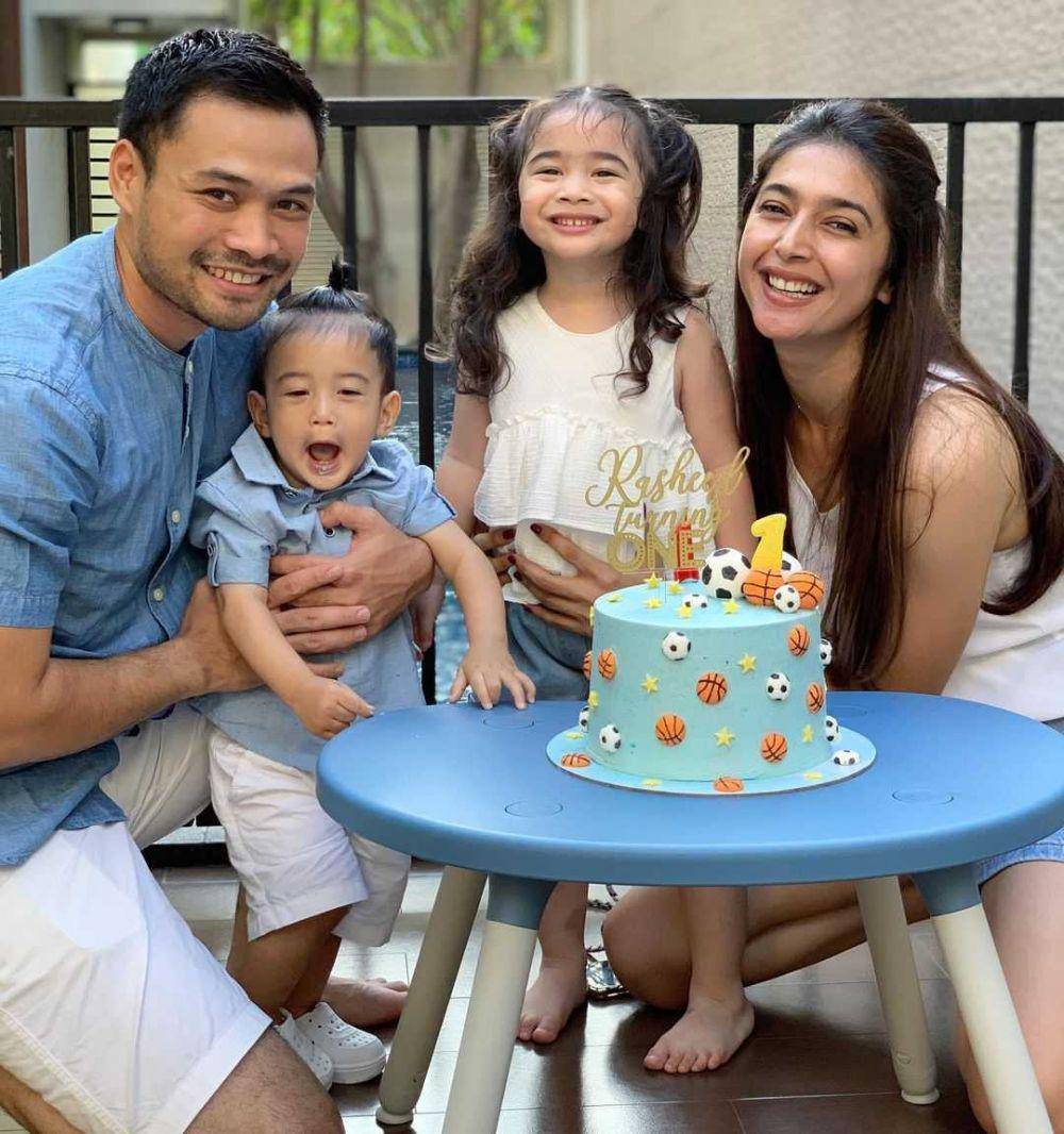 Keluarga Nabila Syakieb (instagram.com/nsyakieb85)