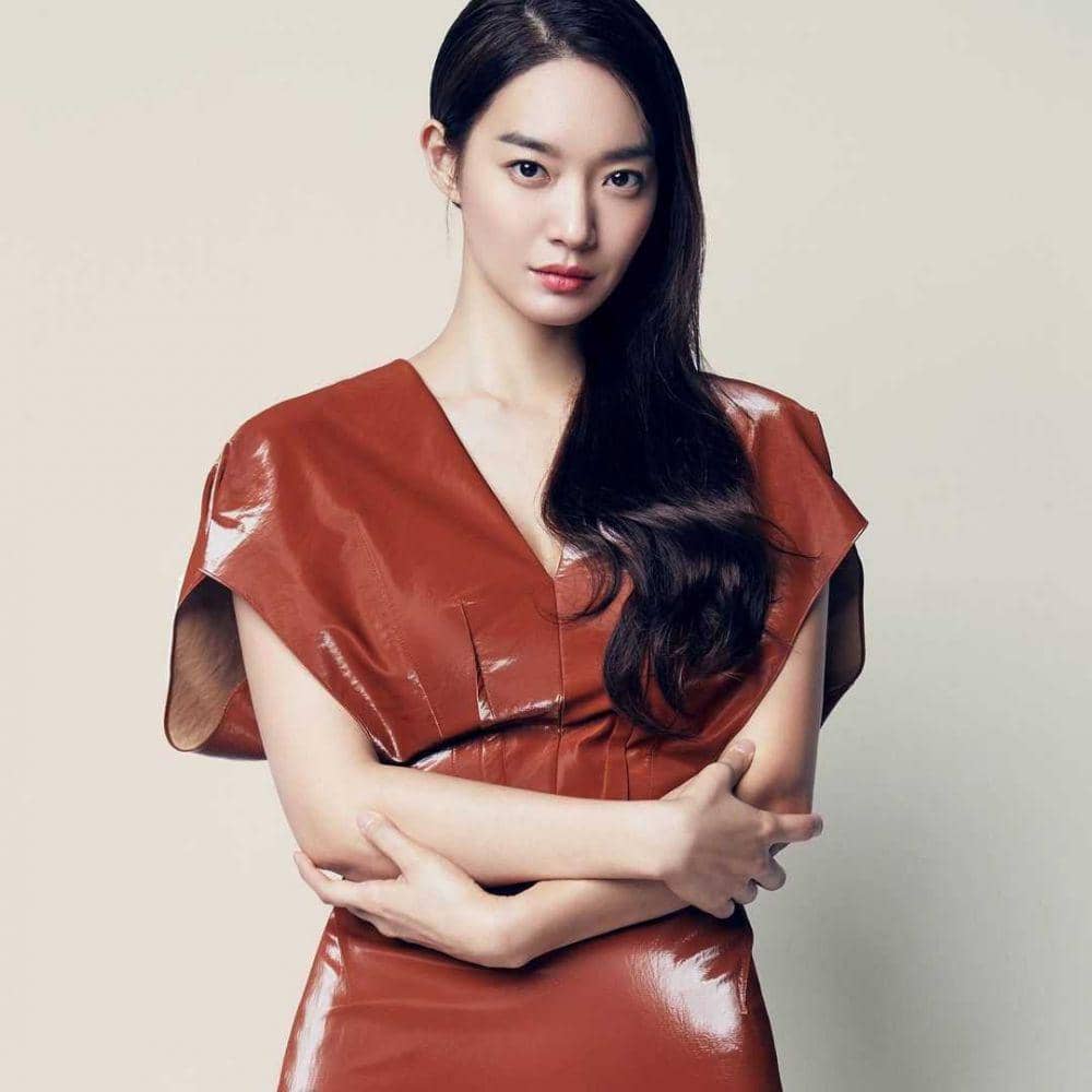 Shin Min Ah (instagram.com/illusomina)