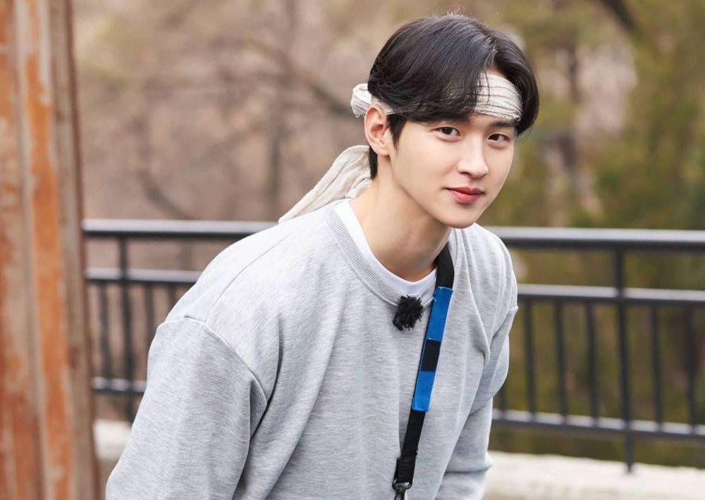 9 Potret Jang Dong Yoon yang Bintangi Film Baru Bersama Park Yoo Na