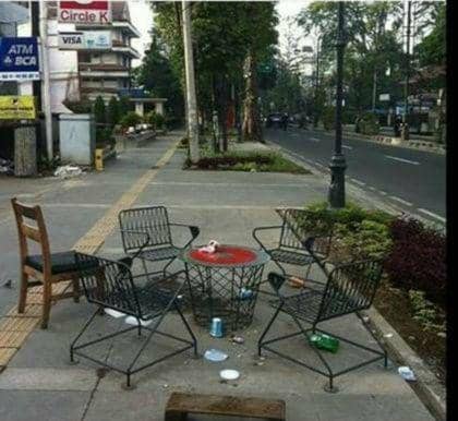 potret trotoar kocak (1cak.com)