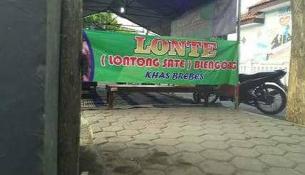potret trotoar kocak (1cak.com)