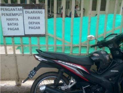 potret dilarang parkir kocak (1cak.com)