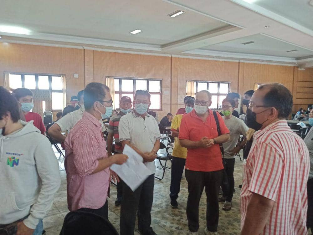 Suasana saat orangtua peserta didik mendatangi kantor PPDB Disdik Sumut (Dok. Istimewa)